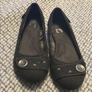 Dr. Scholl’s Gray Button-Accent Women's flats size 9